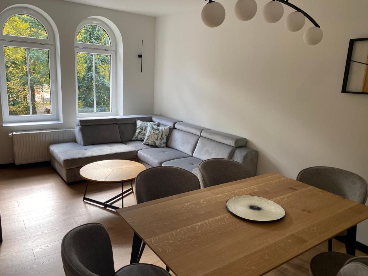 Apartamenty Przy Parku Szwedzkim Szczawno-Zdroj Ngoại thất bức ảnh